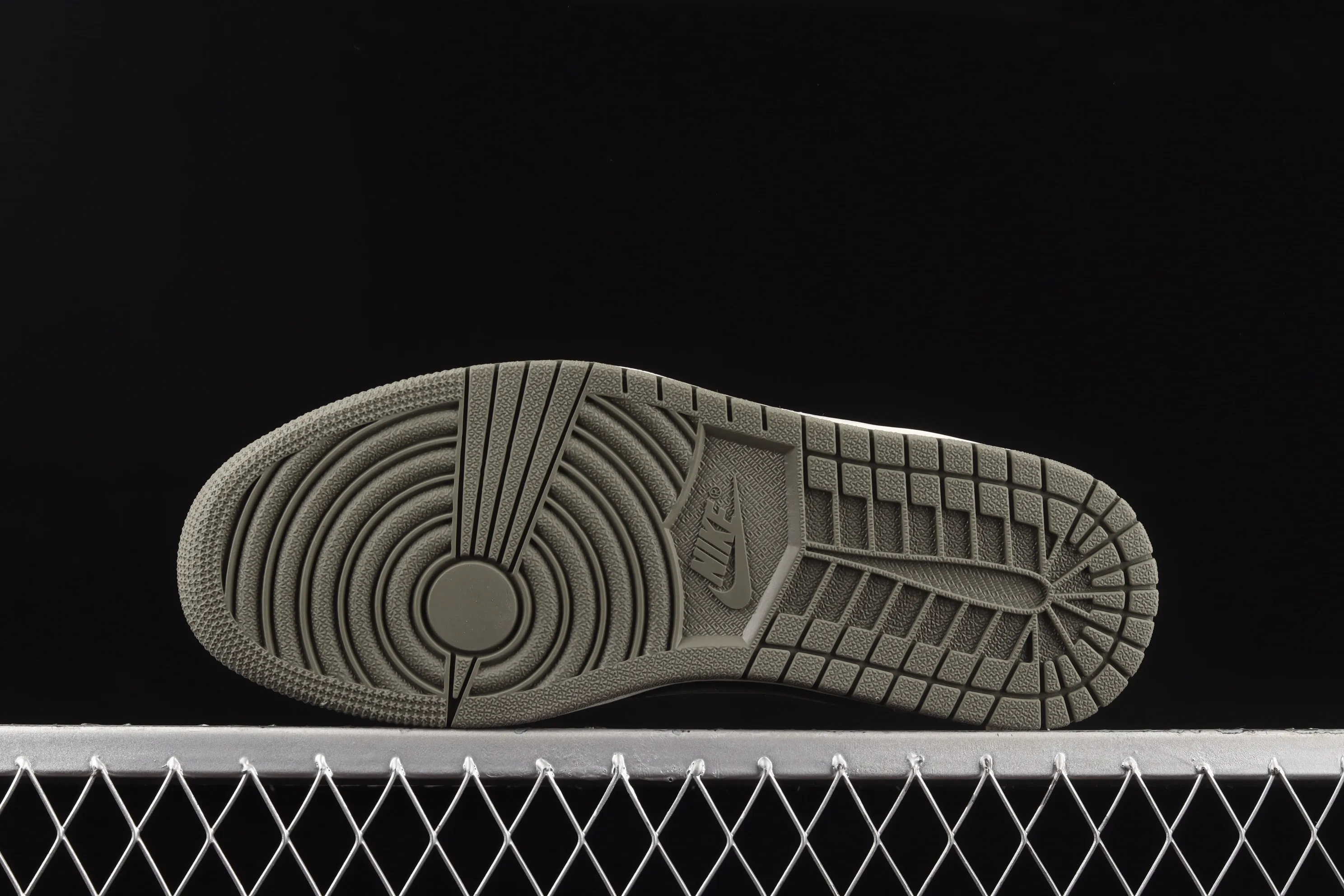 All Categories Air Jordan Jordan Series Basketball Shoes Air Jordan 1 Low Travis Scott x Air Jordan 1 Low AJ1 Joe 1 Black Green Undercut Low-top Cultural Sneakers CQ4277-008